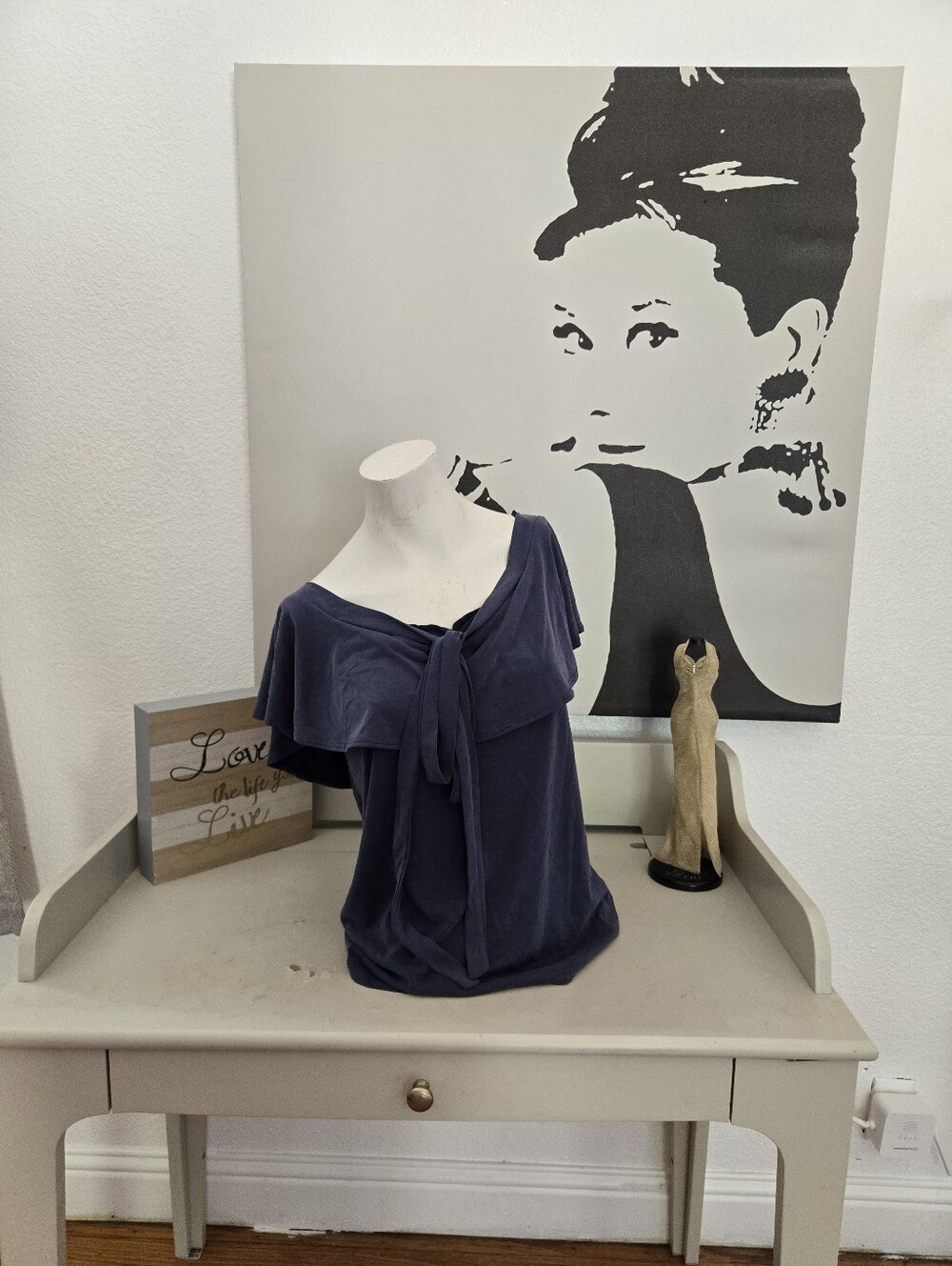 NWT Green Envelope Women's Navy Tie-Detail Off-Shoulder Top Size Small